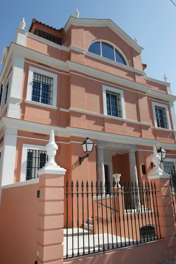 Colegio Mayor Careu - Women Only - University Community Sevilha Exterior foto